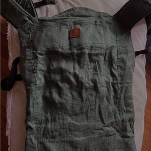 ❌ Sold on X-Post Happy Baby Toddler Carrier ❌